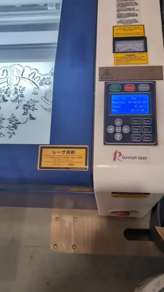 今年初めてのステンシルシート製作です、